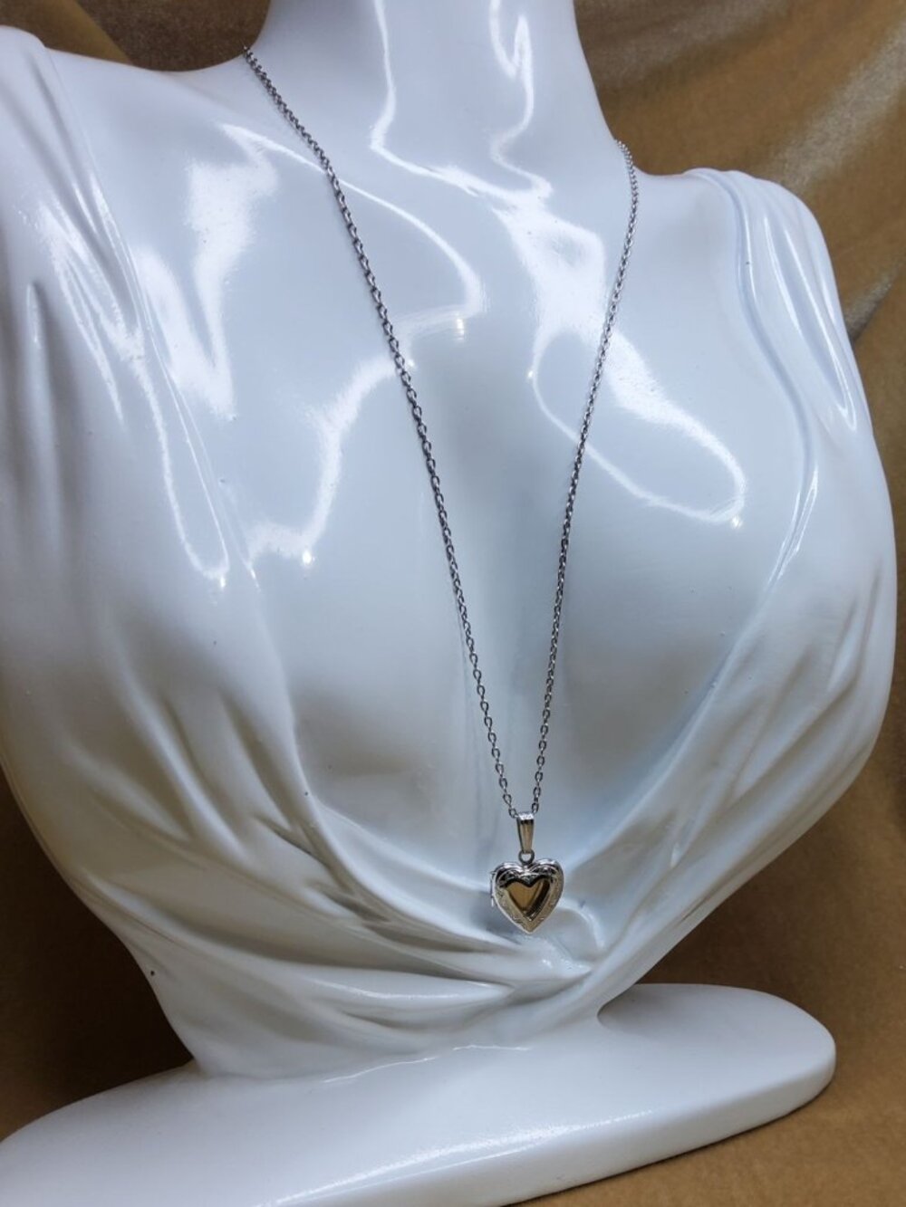 Vintage Amco Heart locket in 14 Kt White Gold Overlay 16"L